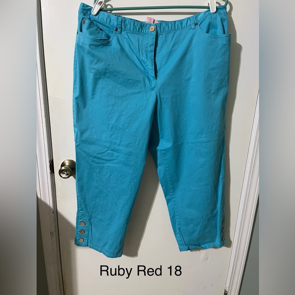 Ruby Rd. Size 18W turquoise capris